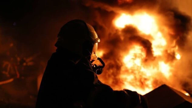 Вибухи у Дніпрі 28 вересня: після удару спалахнула пожежа, є постраждалі
